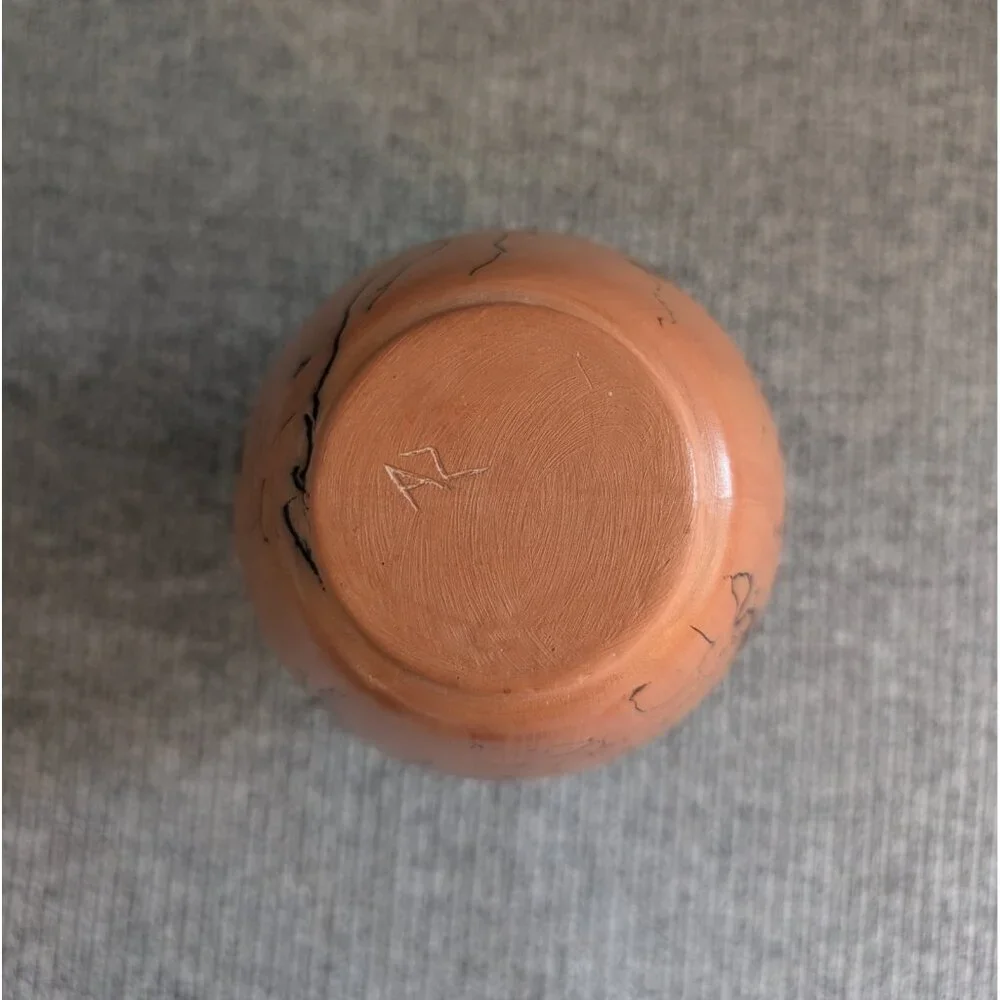 Navajo Horsehair Pottery Vase, 6 1/4" Tall, Signed AZ - Picture 4 of 4